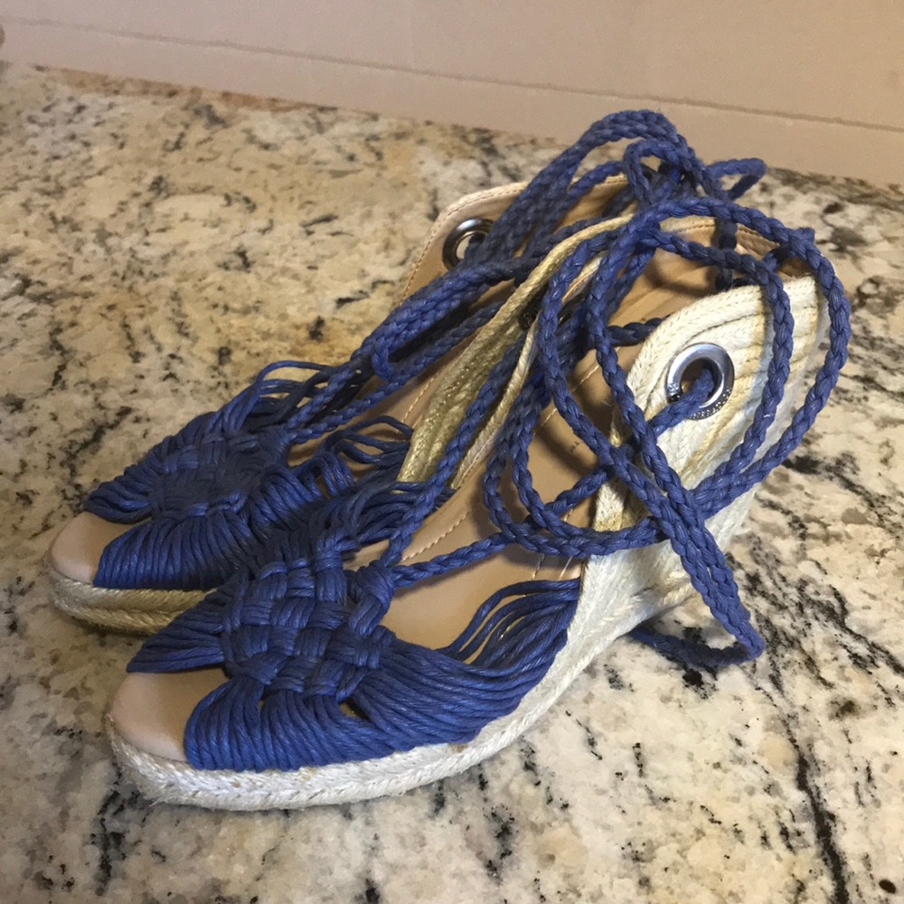 BCBG lace up wedge size 7 never worn